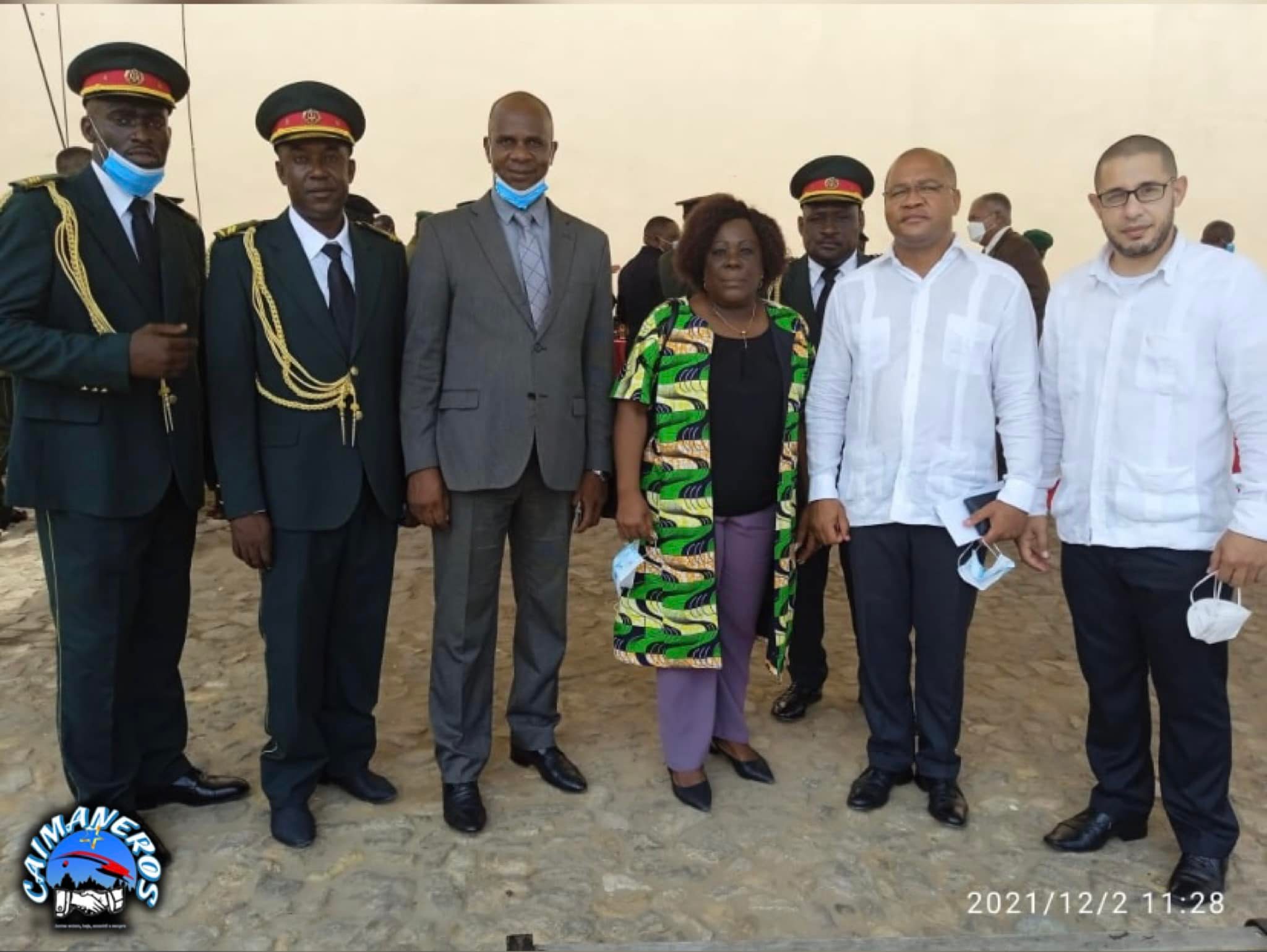 O Conselho Directivo da Associação Caimaneros participa no acto oficial da comemoração do 65° aniversário das Forças Armadas Revolucionárias de Cuba (FAR)