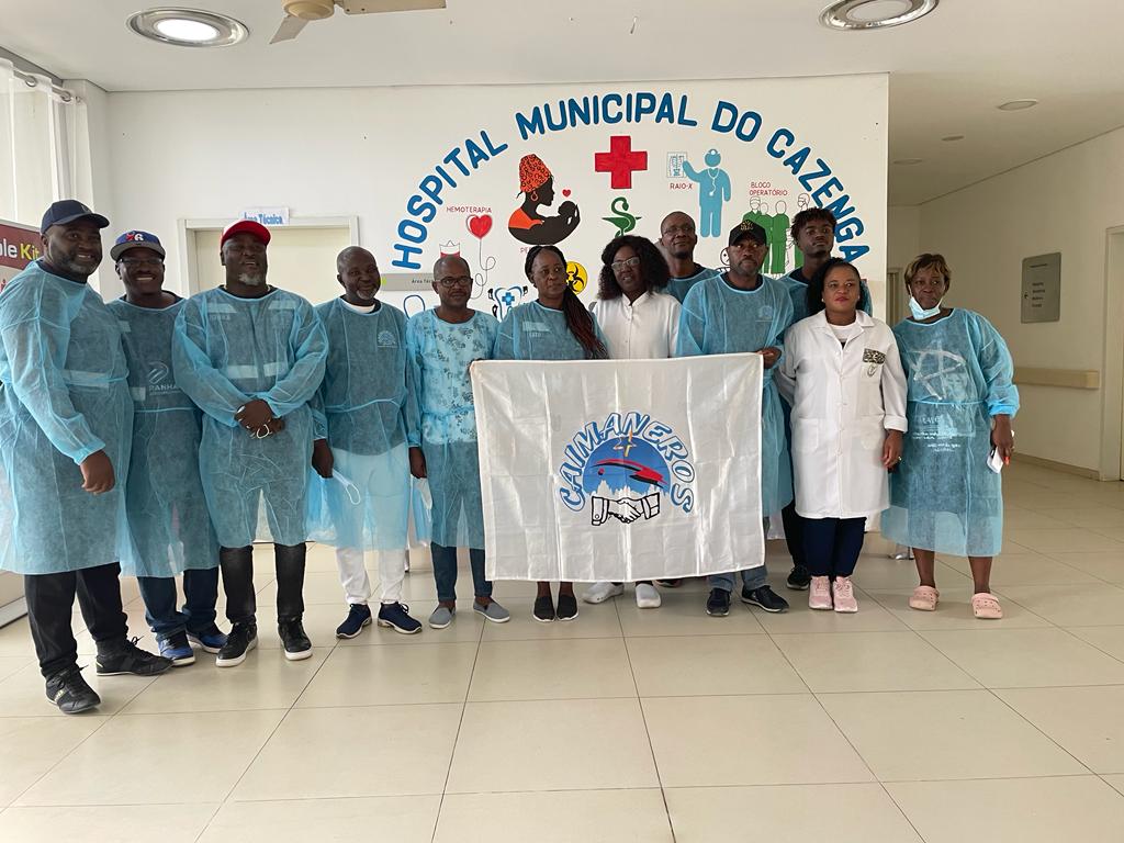 Caimaneros levam donativos ao Hospital Municipal do Cazenga