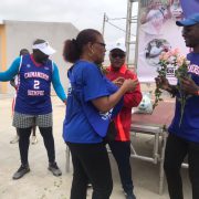 PRESIDENTE DA ASSOCIAÇÃO DOS CAIMANEROS  HOMENAGEIA MULHERES CAIMANERAS