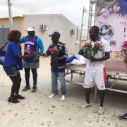 PRESIDENTE DA ASSOCIAÇÃO DOS CAIMANEROS  HOMENAGEIA MULHERES CAIMANERAS