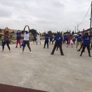 PRESIDENTE DA ASSOCIAÇÃO DOS CAIMANEROS  HOMENAGEIA MULHERES CAIMANERAS