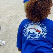 PRESIDENTE DA ASSOCIAÇÃO DOS CAIMANEROS  HOMENAGEIA MULHERES CAIMANERAS