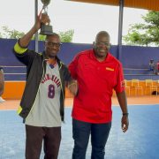 CAIMANEROS VENCEM QUADRANGULAR DE BASQUETEBOL  EM ALUSÃO AO MES DA PAZ