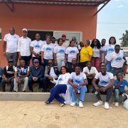 CAIMANEROS PRESTAM SOLIDARIEDADE PARTICIPANDO EM CONSULTAS MEDICA GRATUITAS NA COMUNA DA VILA FLOR