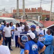 CAIMANEROS PRESTAM SOLIDARIEDADE PARTICIPANDO EM CONSULTAS MEDICA GRATUITAS NA COMUNA DA VILA FLOR