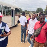 CAIMANEROS PRESTAM SOLIDARIEDADE PARTICIPANDO EM CONSULTAS MEDICA GRATUITAS NA COMUNA DA VILA FLOR