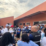 CAIMANEROS PRESTAM SOLIDARIEDADE PARTICIPANDO EM CONSULTAS MEDICA GRATUITAS NA COMUNA DA VILA FLOR