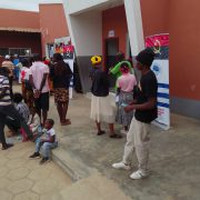 CAIMANEROS PRESTAM SOLIDARIEDADE PARTICIPANDO EM CONSULTAS MEDICA GRATUITAS NA COMUNA DA VILA FLOR